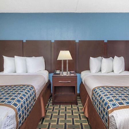Travelodge By Wyndham Savannah Area/Richmond Hill Eksteriør billede