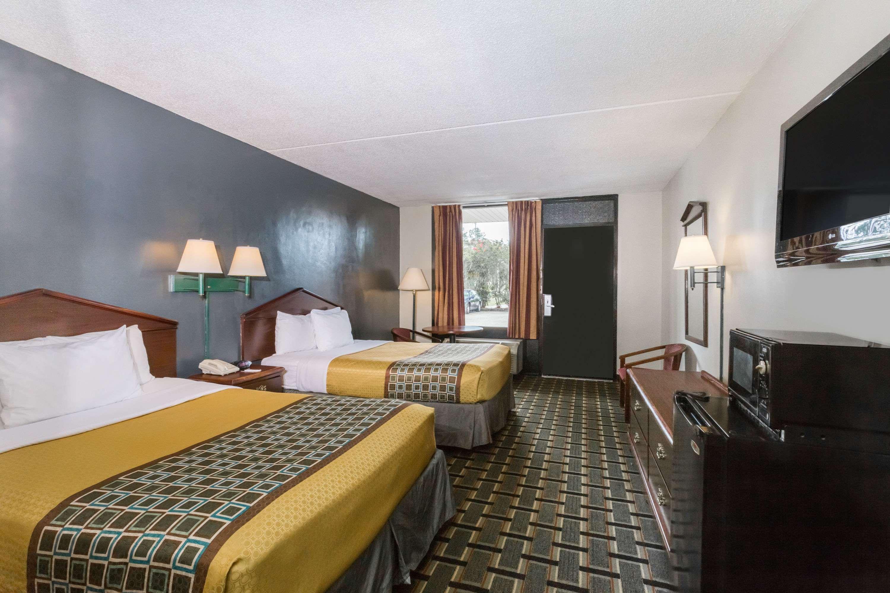Travelodge By Wyndham Savannah Area/Richmond Hill Eksteriør billede