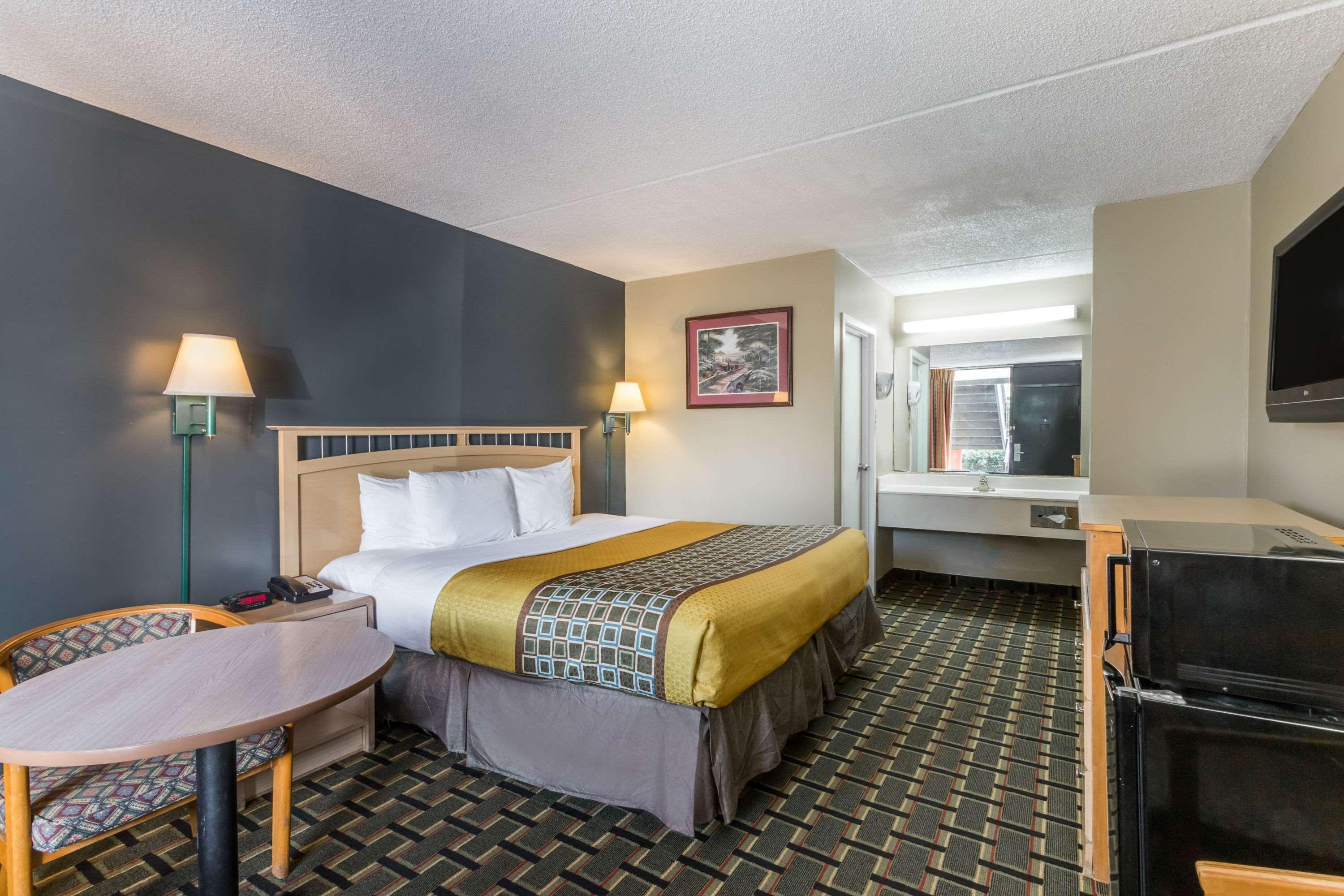 Travelodge By Wyndham Savannah Area/Richmond Hill Eksteriør billede