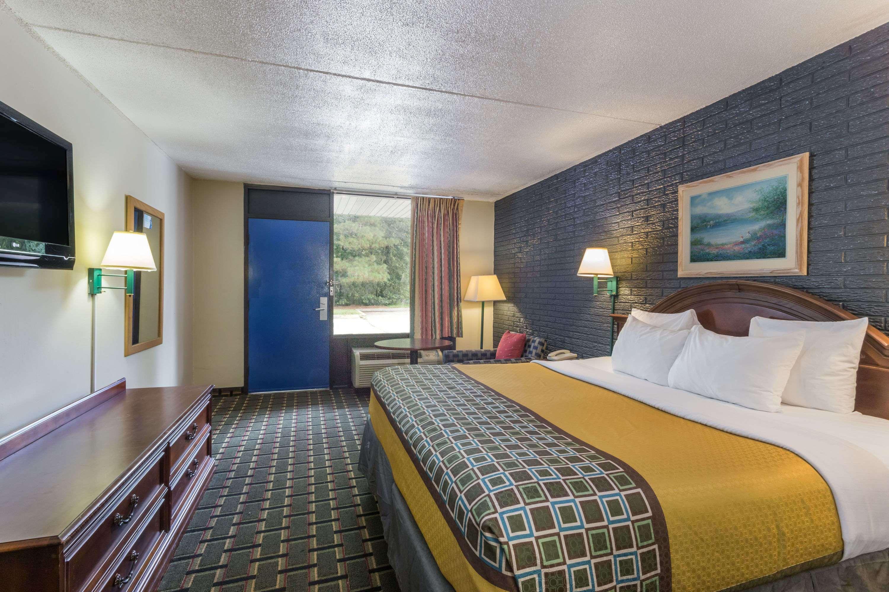 Travelodge By Wyndham Savannah Area/Richmond Hill Eksteriør billede