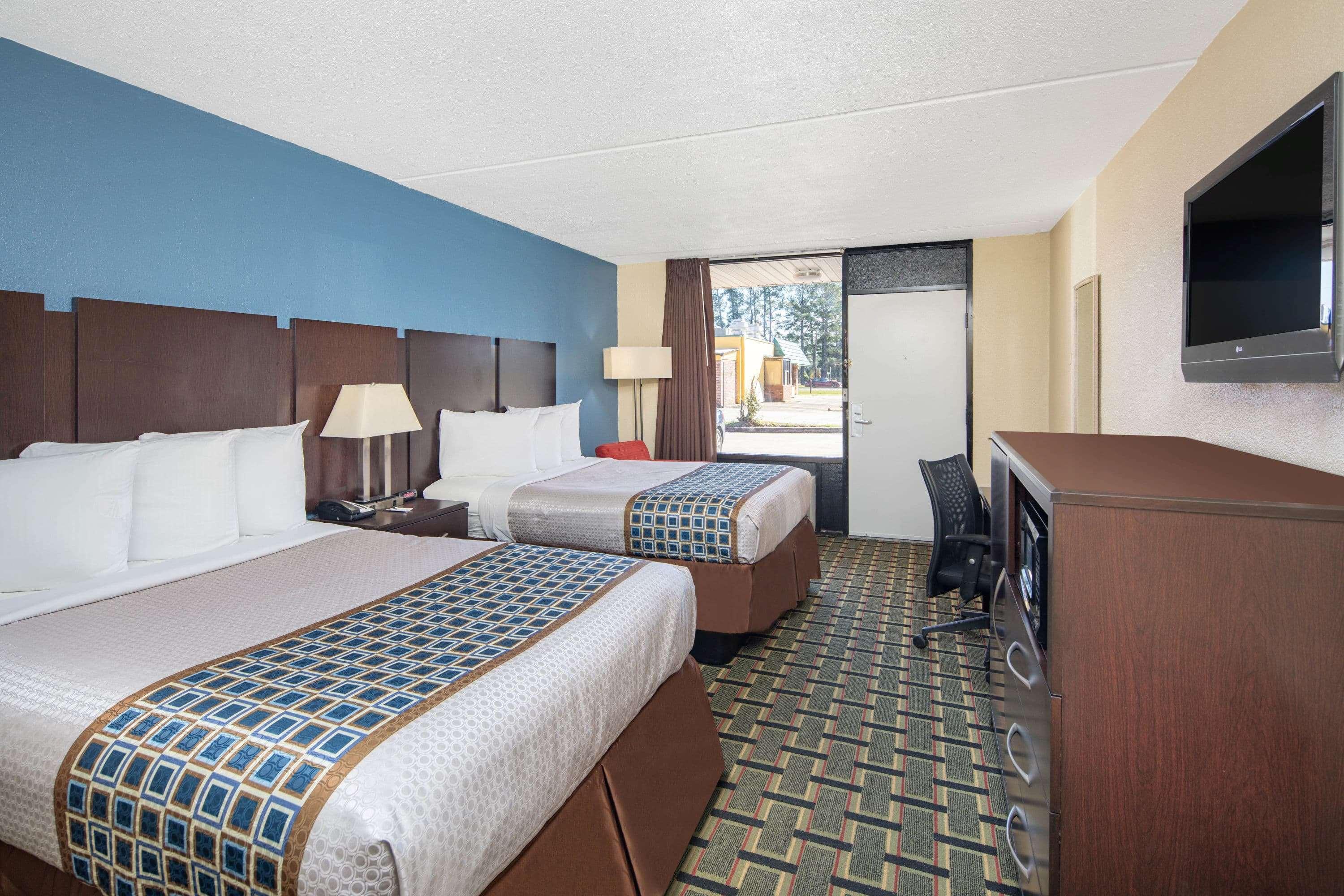 Travelodge By Wyndham Savannah Area/Richmond Hill Eksteriør billede