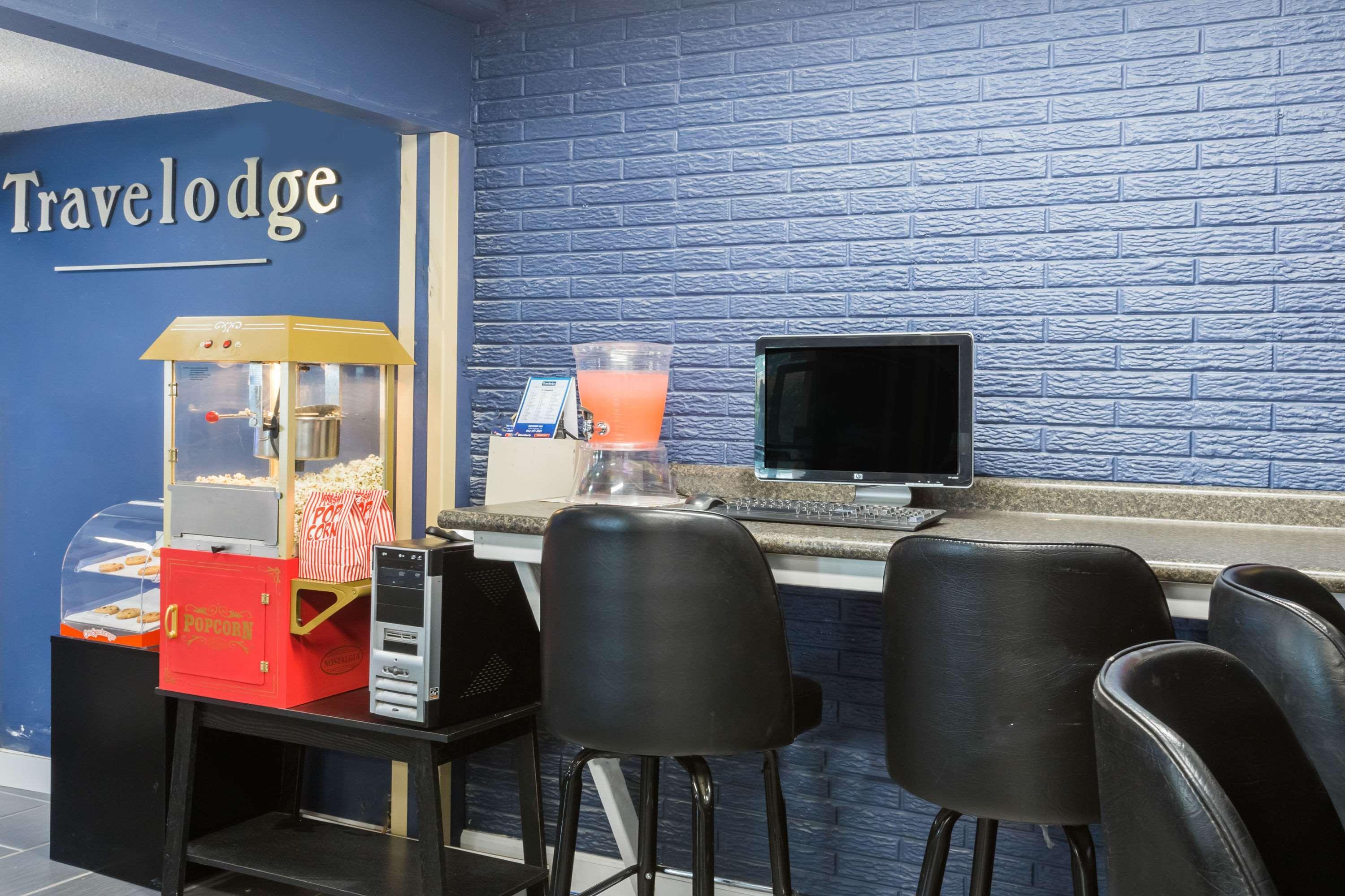 Travelodge By Wyndham Savannah Area/Richmond Hill Eksteriør billede