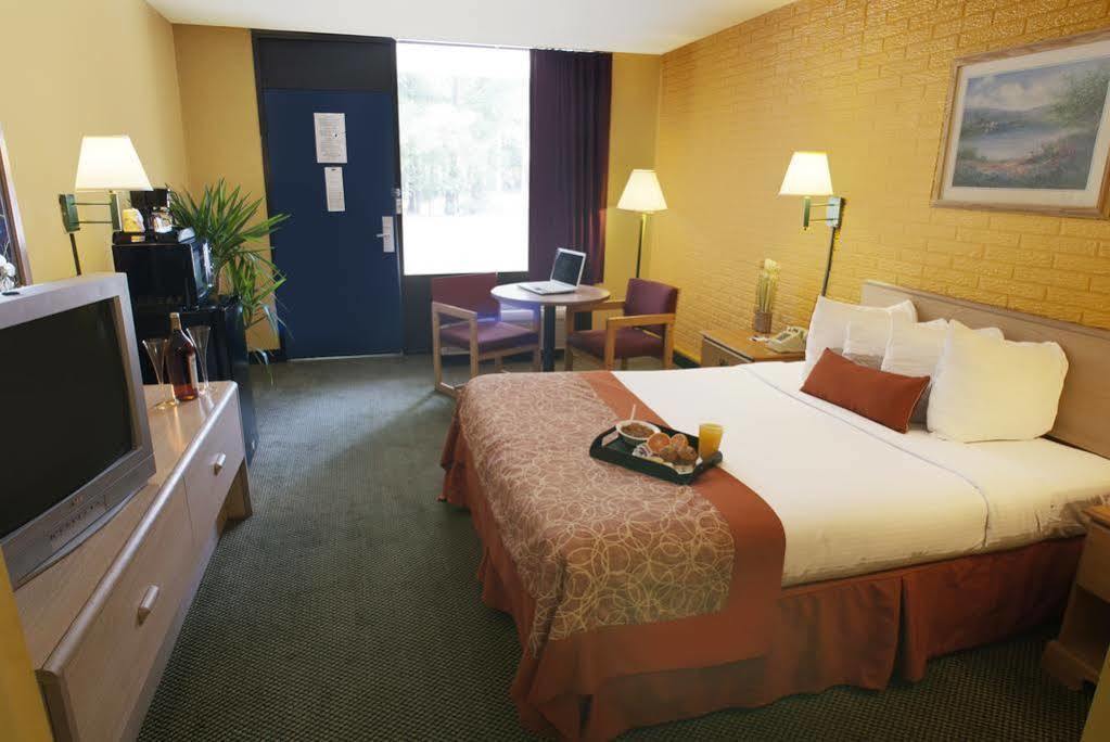 Travelodge By Wyndham Savannah Area/Richmond Hill Eksteriør billede