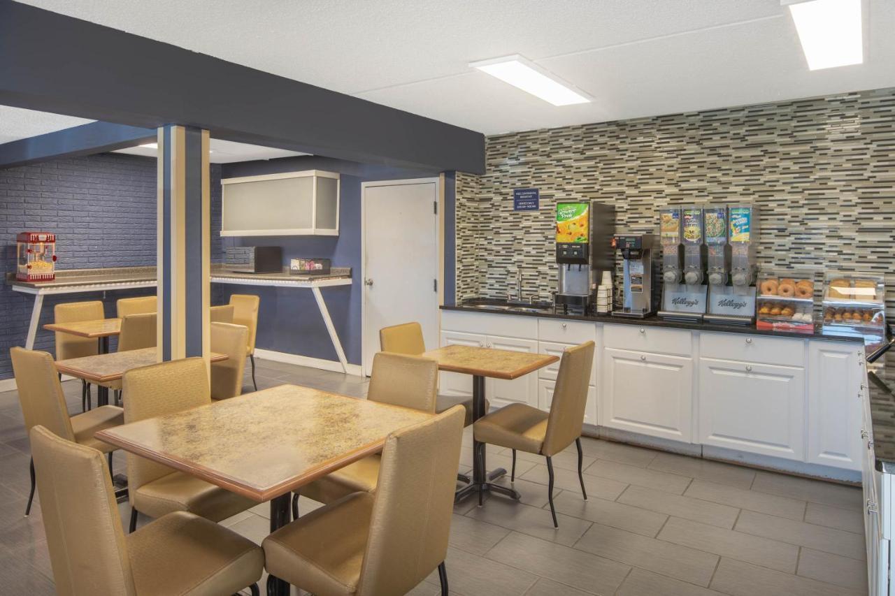 Travelodge By Wyndham Savannah Area/Richmond Hill Eksteriør billede